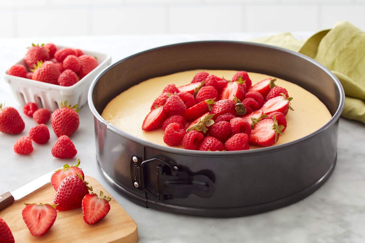 Wilton Recipe Right Nonstick Cheesecake Springform Pan 10-inch 2105-982 –  Good's Store Online