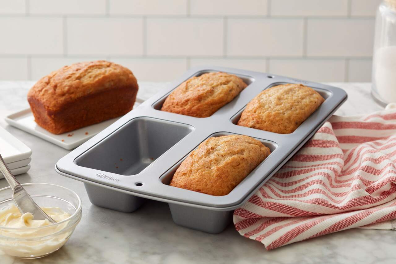 Wilton Gourmet Choice Non-Stick 4-Cavity Loaf Pan, 2.33 x 9 x 16.5-in