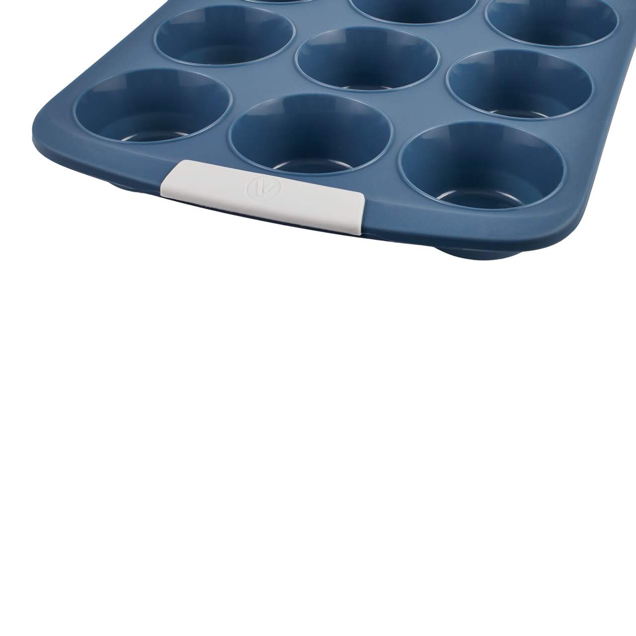 https://media-www.canadiantire.ca/product/living/kitchen/bakeware-baking-prep/1429688/vida-silicone-with-structure-12-cup-muffin-pan-db802c5b-9d44-4f51-b47e-44d3b012f7bf-jpgrendition.jpg?imdensity=1&imwidth=1244&impolicy=mZoom