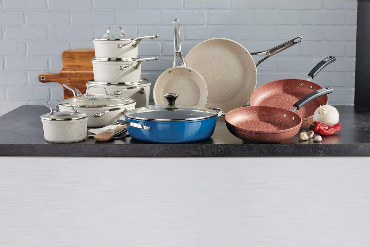 https://media-www.canadiantire.ca/product/living/kitchen/cookware/1423904/heritage-the-rock-copper-24cm-frypan-4f1435a2-c26c-4530-aeab-dcd31af9ff02-jpgrendition.jpg?imdensity=1&imwidth=1244&impolicy=mZoom