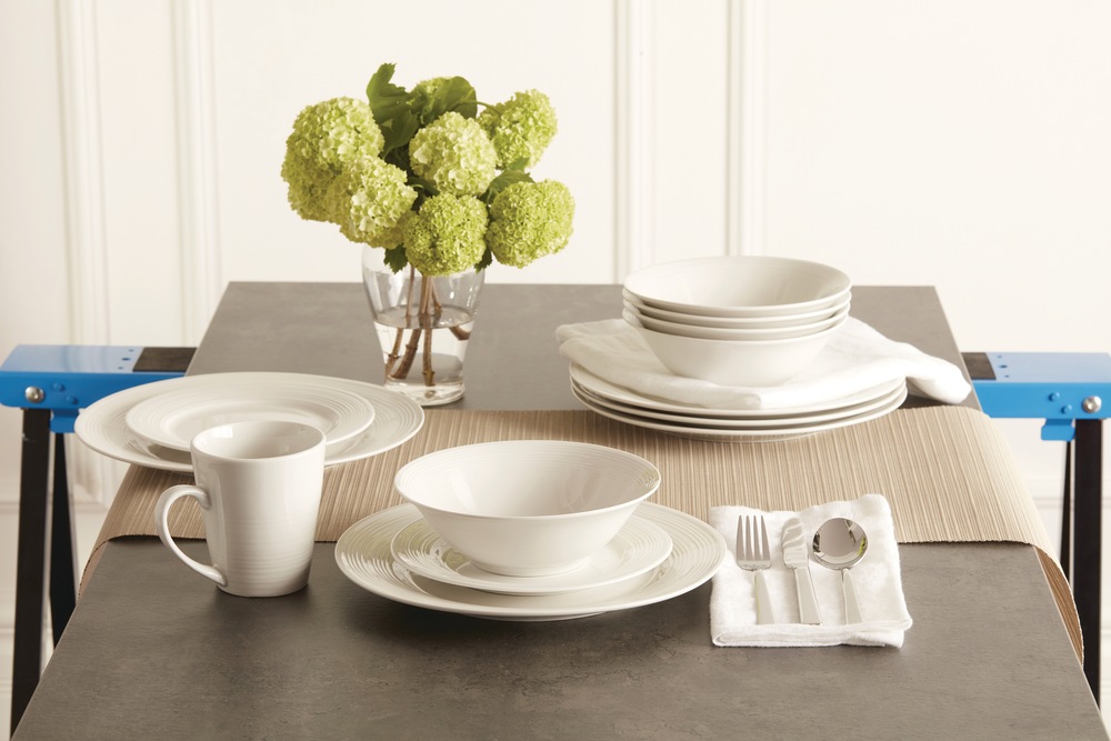 CANVAS Caleb 32pc Porcelain Dinnerware Set, Serves 8, White Canadian Tire