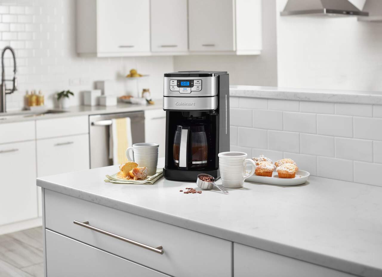 Cuisinart DGB-550BK Grind-and-Brew 12-Cup Automatic Coffeemaker  and Filter Bundle: Home & Kitchen
