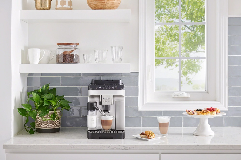 Delonghi Magnifica Evo Coffee & Espresso Machine with Automatic Milk Frother Canadian Tire