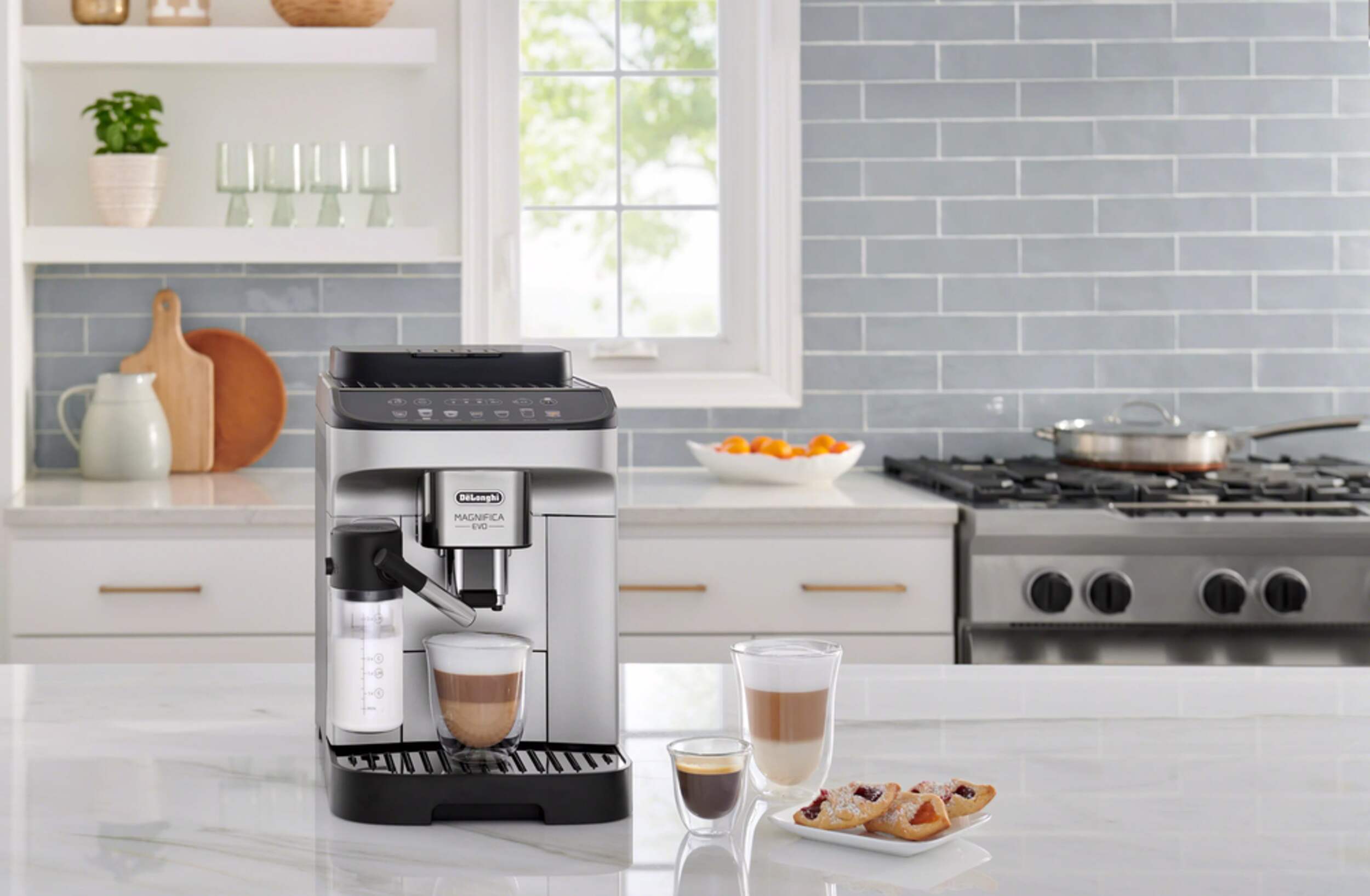 Delonghi Magnifica Evo Coffee & Espresso Machine with Automatic Milk