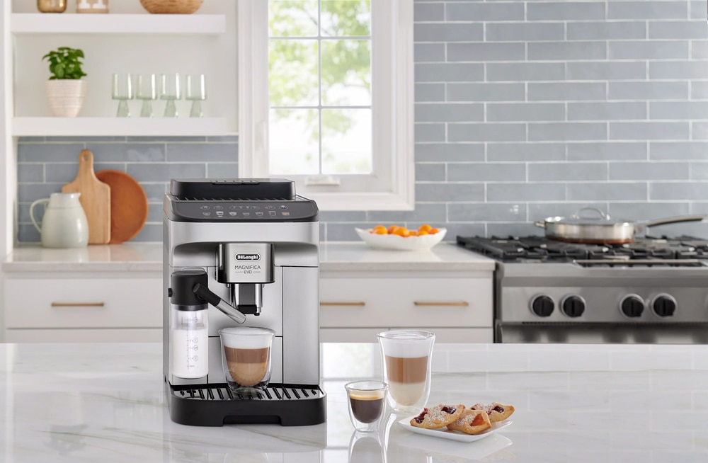 Delonghi Magnifica Evo Coffee & Espresso Machine with Automatic Milk