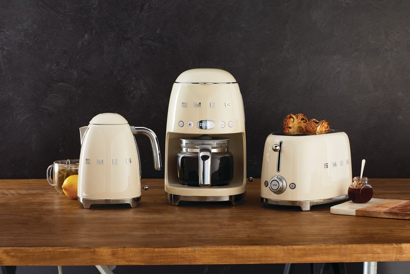 Smeg 50's Style Electric Kettle, 1.7L, Cream Canadian Tire