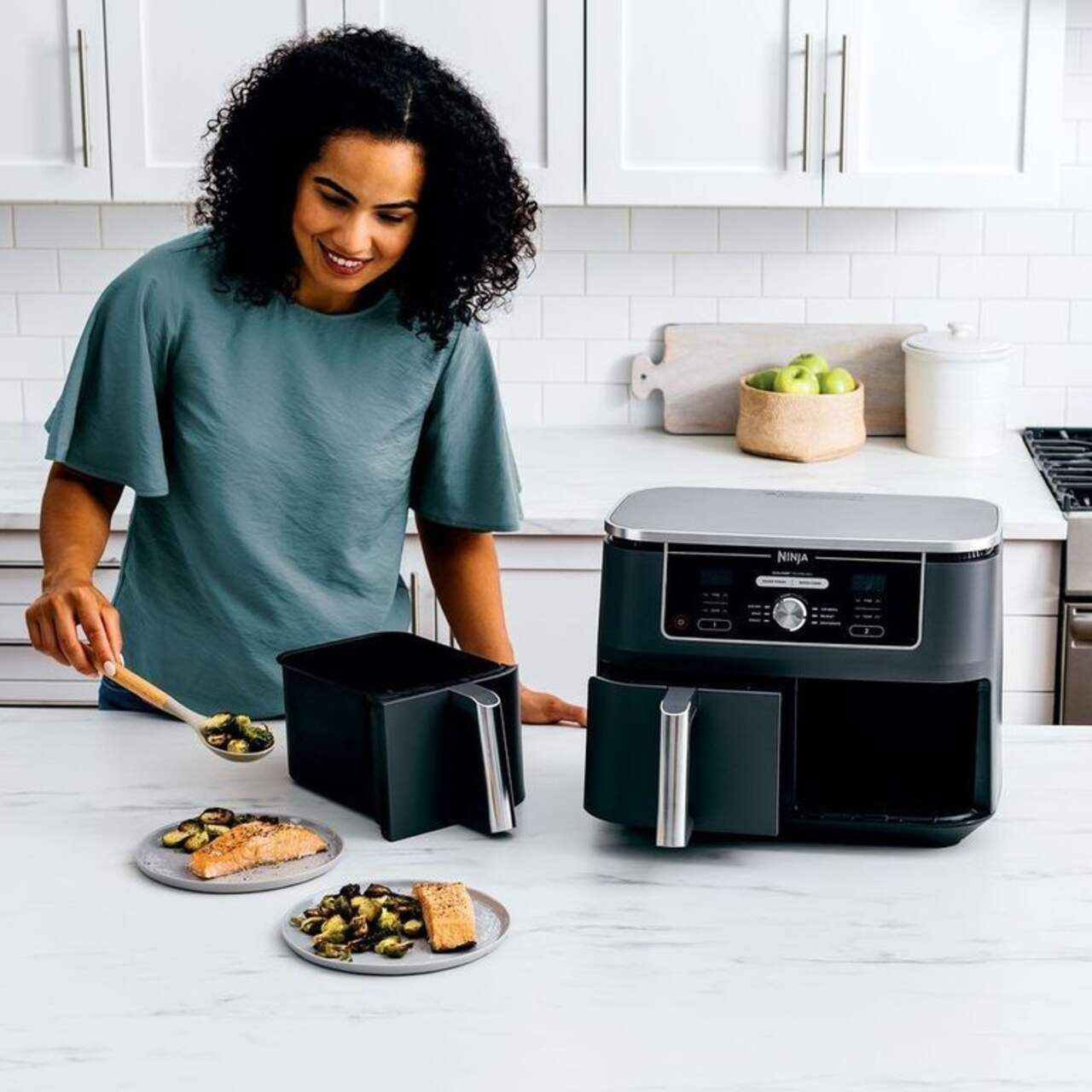 Ninja Foodi MAX Dual Zone Hot Air Fryer [AF400EU] 9.5 L Capacity, 2  Compartments, 6 Functions, Aluminium, Grey Black : : Home &  Kitchen