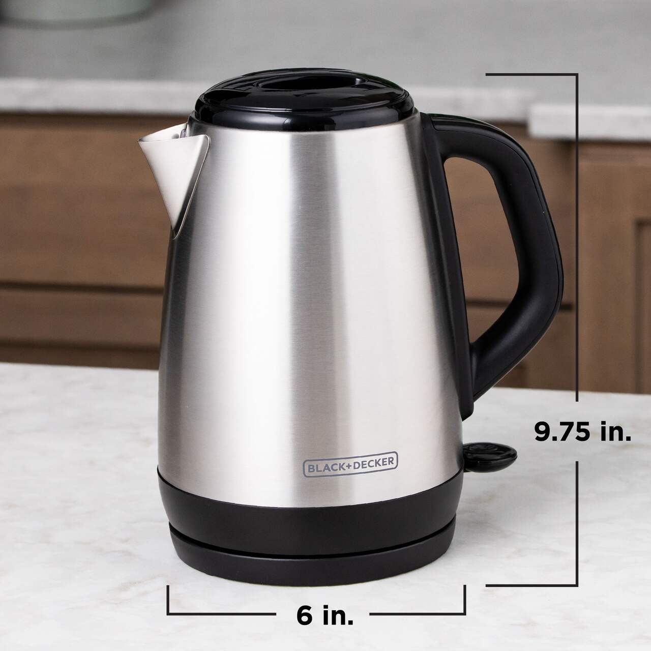 https://media-www.canadiantire.ca/product/living/kitchen/kitchen-appliances/0431027/black-and-decker-stainless-steel-1-7l-kettle-669efedc-dfb9-4c1b-a1ac-7b17f96de1e0-jpgrendition.jpg?imdensity=1&imwidth=1244&impolicy=mZoom
