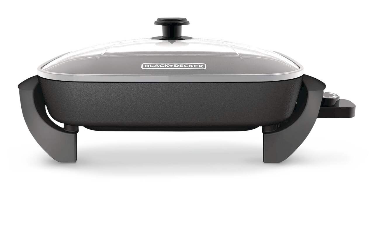 https://media-www.canadiantire.ca/product/living/kitchen/kitchen-appliances/0431155/black-decker-large-skillet-683fc678-3256-4c2a-855a-7c93604866b9-jpgrendition.jpg?imdensity=1&imwidth=1244&impolicy=mZoom