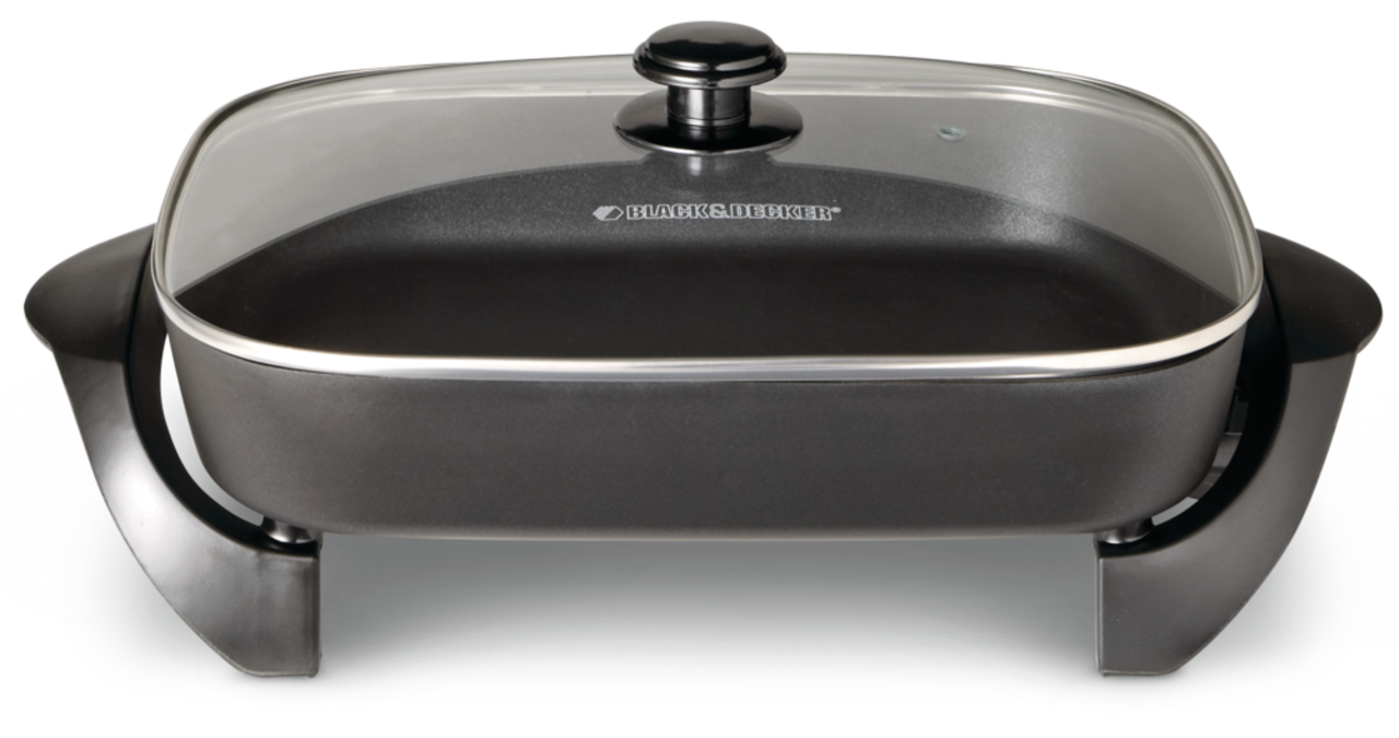 https://media-www.canadiantire.ca/product/living/kitchen/kitchen-appliances/0431155/black-decker-large-skillet-b7726c0c-6a1c-4693-b048-d872f78778af.png?imdensity=1&imwidth=1244&impolicy=mZoom