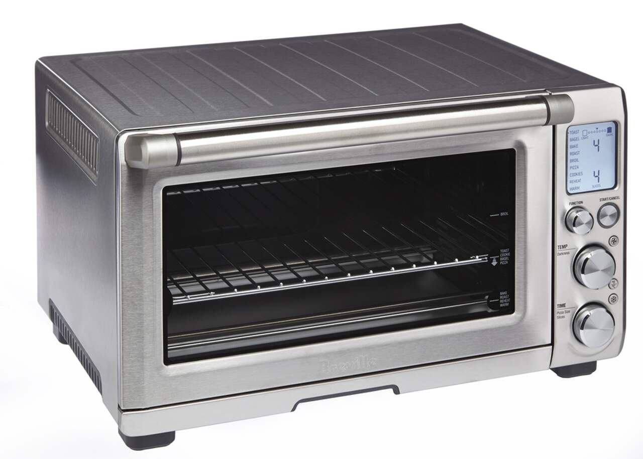 https://media-www.canadiantire.ca/product/living/kitchen/kitchen-appliances/0431489/breville-smart-oven-17e96e98-7b02-415b-945a-25472b28edeb.png?imdensity=1&imwidth=640&impolicy=mZoom