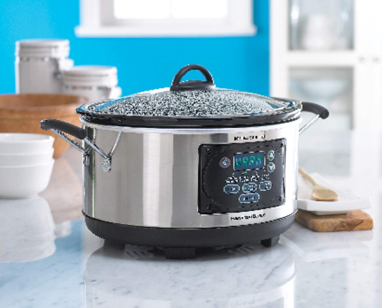 https://media-www.canadiantire.ca/product/living/kitchen/kitchen-appliances/0431605/hamilton-beach-programmable-slow-cooker-f8aab967-624d-40e6-9689-a2e99ea1c48a.png?imdensity=1&imwidth=1244&impolicy=mZoom