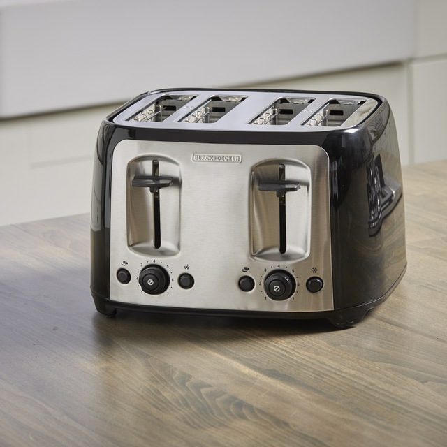 Black & Decker Extra Wide Slots Toaster w/ 7 Settings, Black, 4Slices