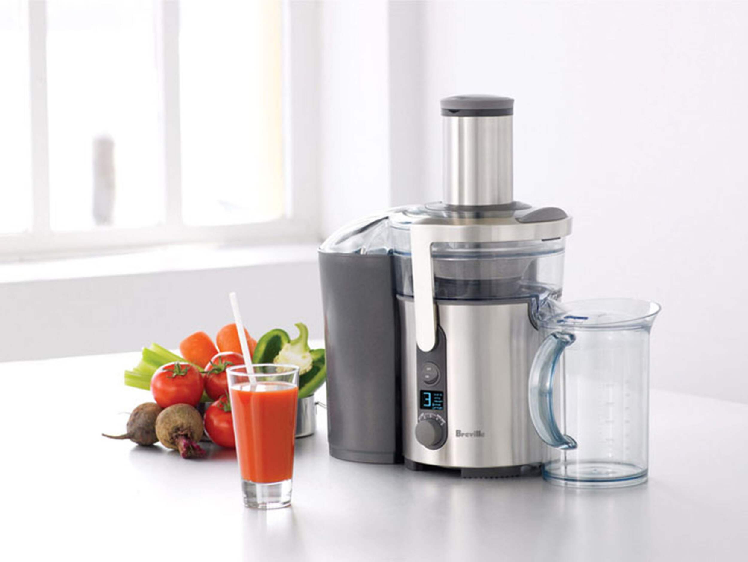 Breville Juice Fountain Multi-Speed Juicer Front_Angled_Left