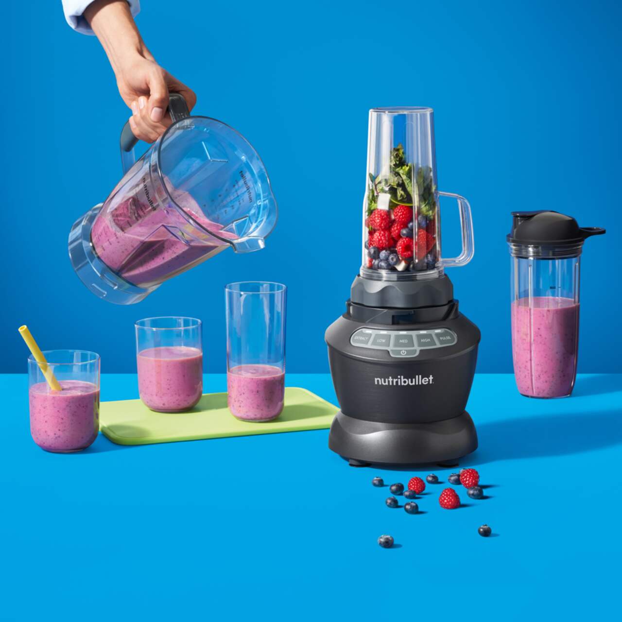 https://media-www.canadiantire.ca/product/living/kitchen/kitchen-appliances/0432702/nutri-bullet-combo-blender-d6381d0c-5886-4baf-84bf-b847430c9d6f.png?imdensity=1&imwidth=1244&impolicy=mZoom