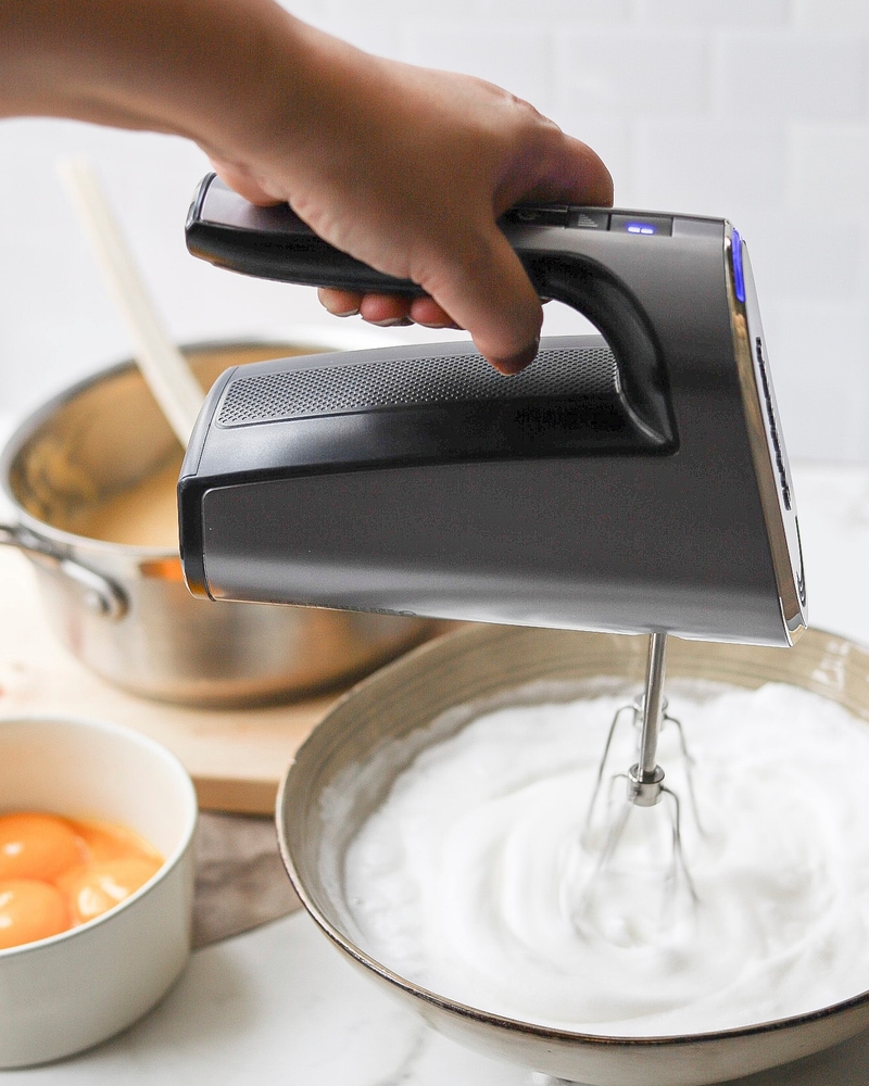 Cuisinart® Evolution X Cordless Rechargeable 5Speeds Hand Mixer