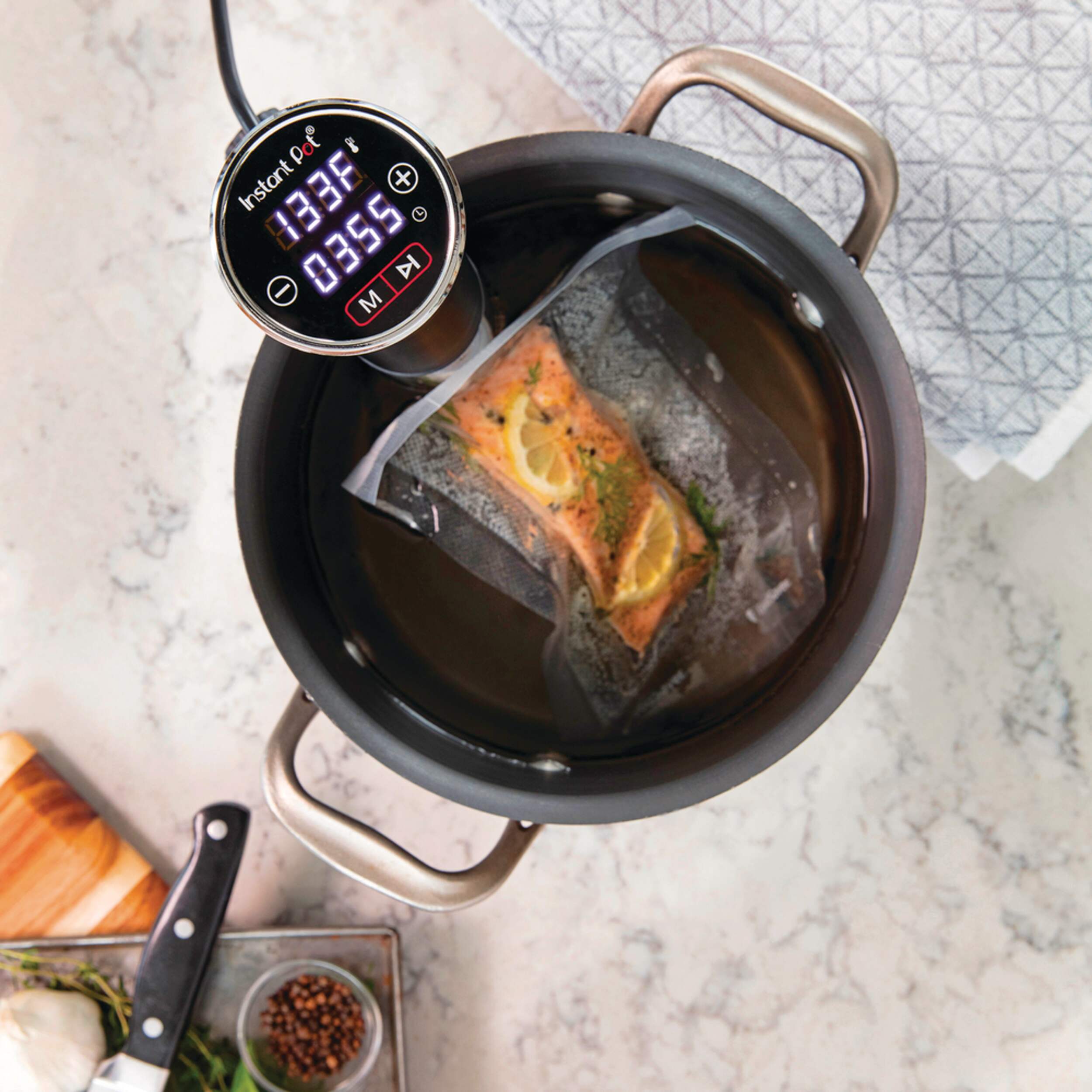 Instant Pot® Accu Slim Sous Vide Immersion Circulator/Food Dehydrator