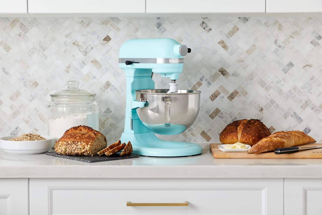 KitchenAid® 5.5 Quart Bowl-Lift Stand Mixer, 11 Speed Professional Mixer,  Ice Blue, Canadian Tire