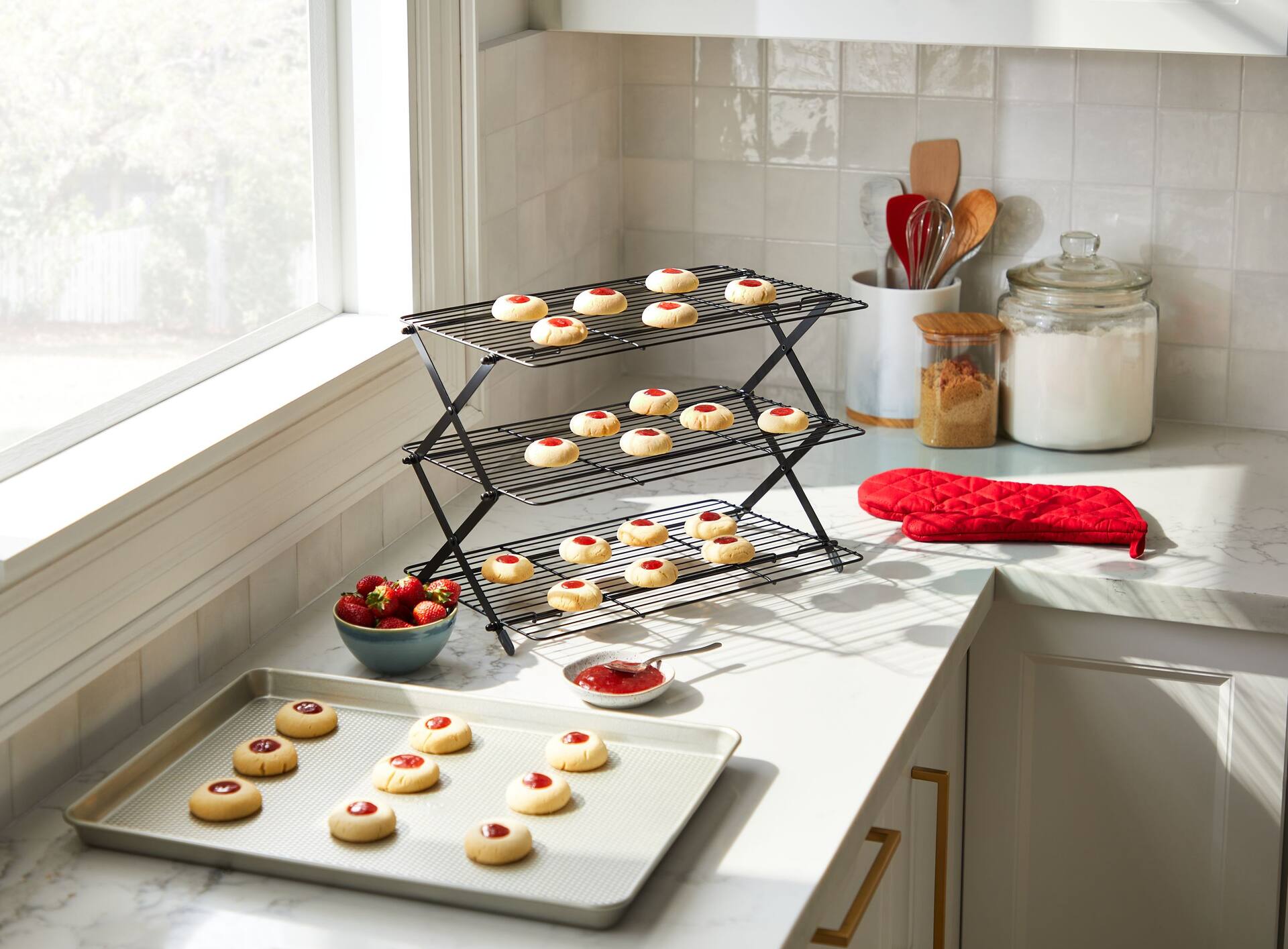 Wilton 3-Tier Non-Stick Cast Iron Cooling Rack, 17-in x 10-in Canadian  Tire