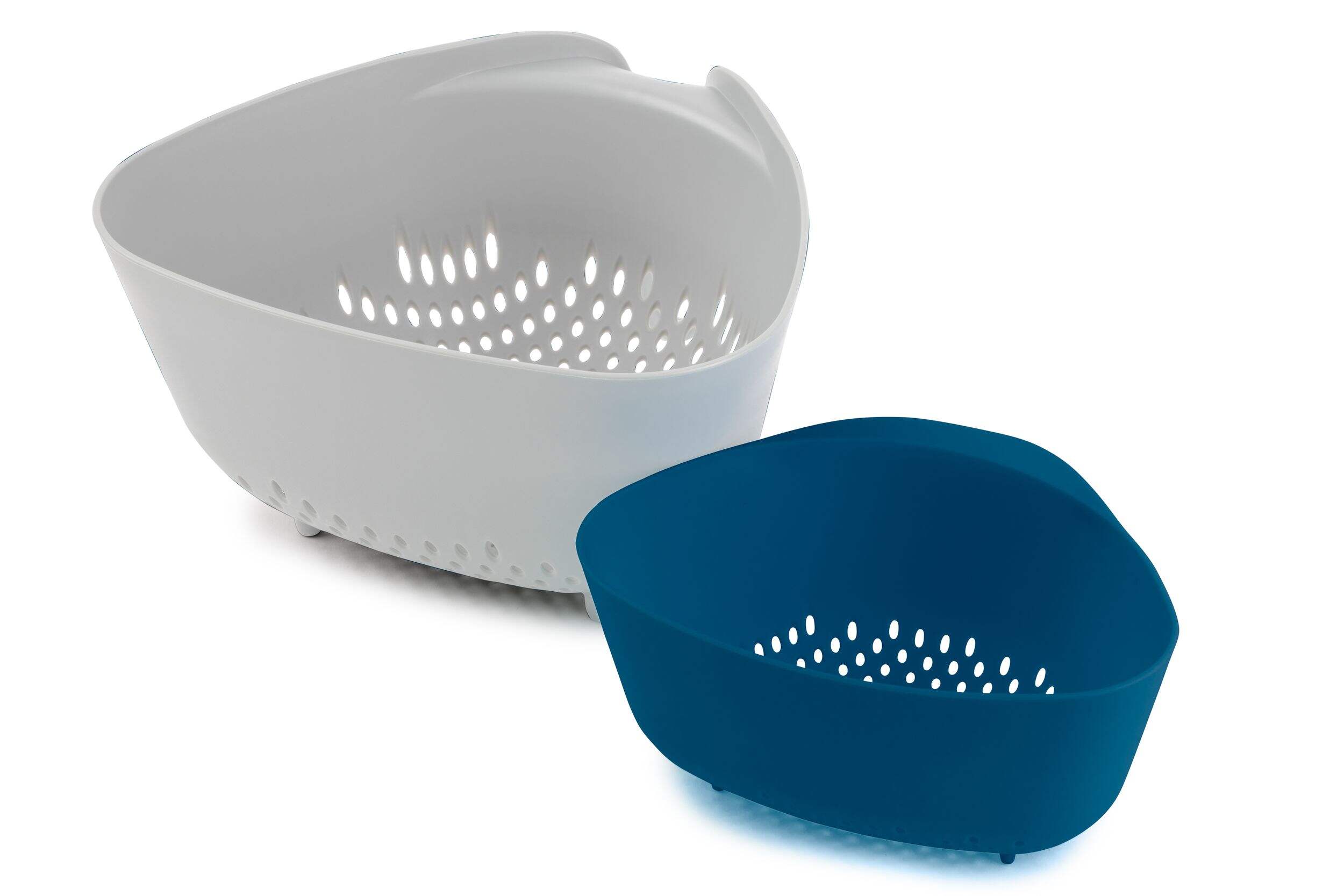 MASTER Chef Nest Colander Set, 2-pc Front_Three_Fourths_Angled_Left