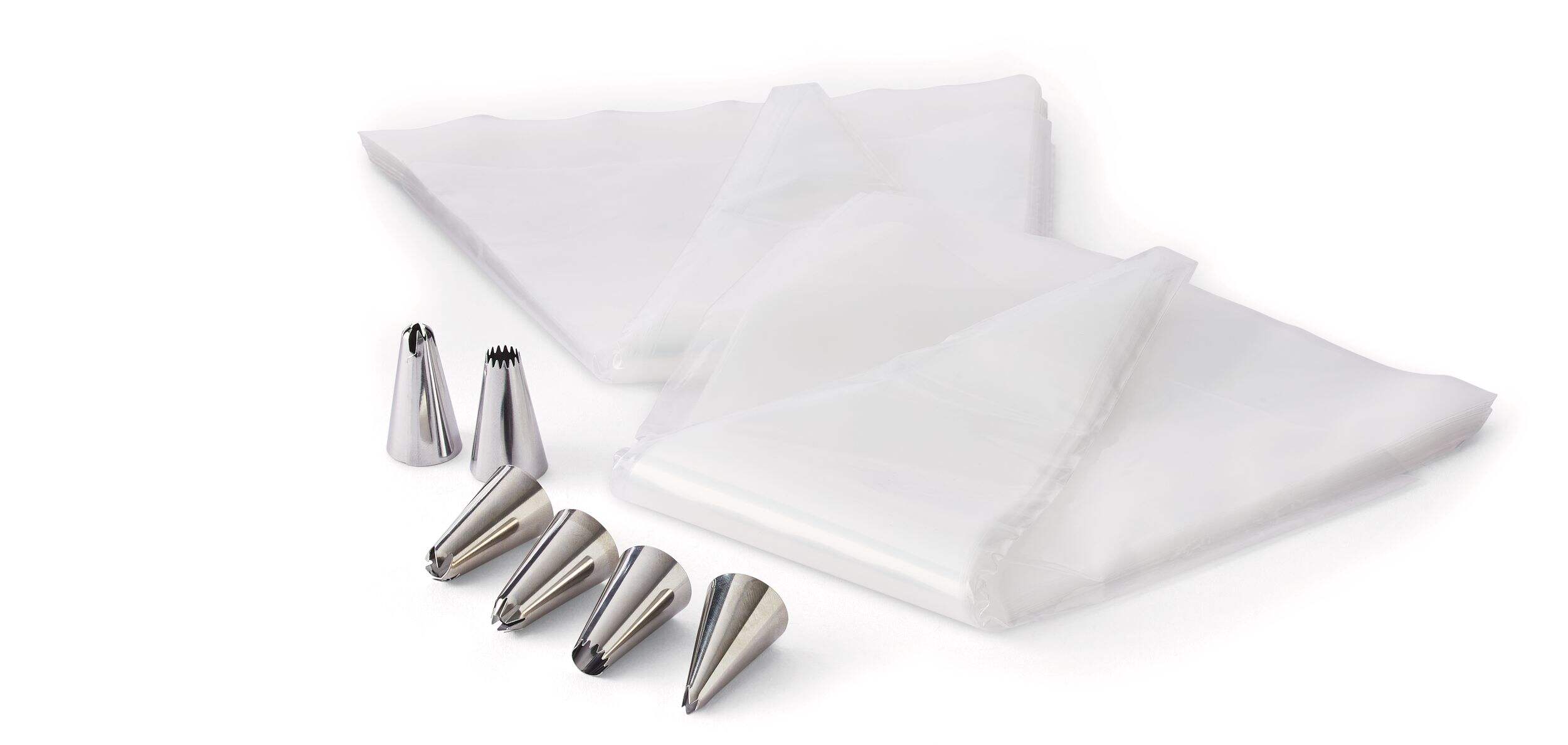 Master Chef Disposable Piping Bags with 6 Tips, 30-pc Front_Angled_Left