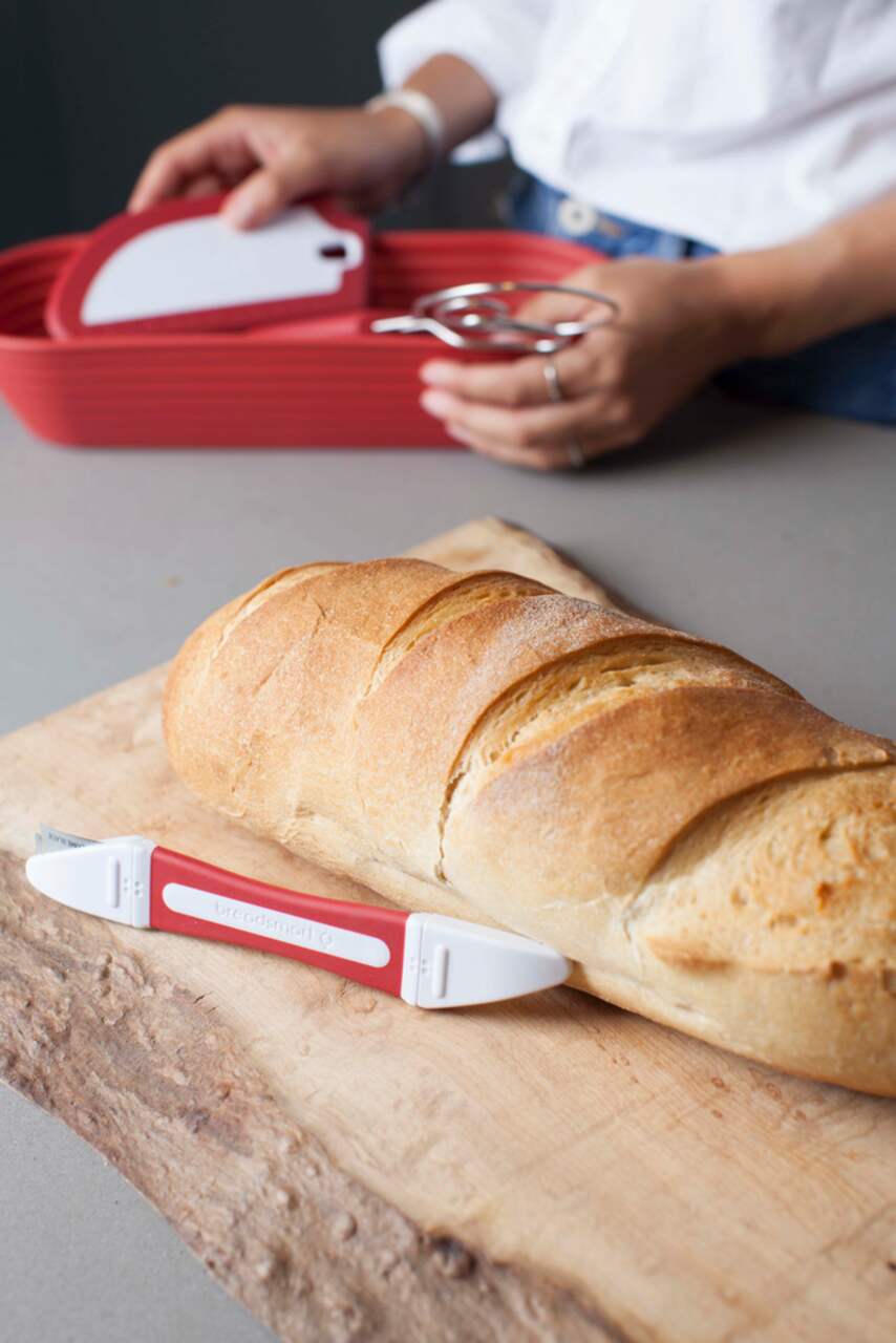 https://media-www.canadiantire.ca/product/living/kitchen/kitchen-tools-thermometers/7740011/breadsmart-5pc-bread-making-kit-red-39ab6bae-8f74-4f33-9b5e-38183b5f0973.png?imdensity=1&imwidth=1244&impolicy=mZoom