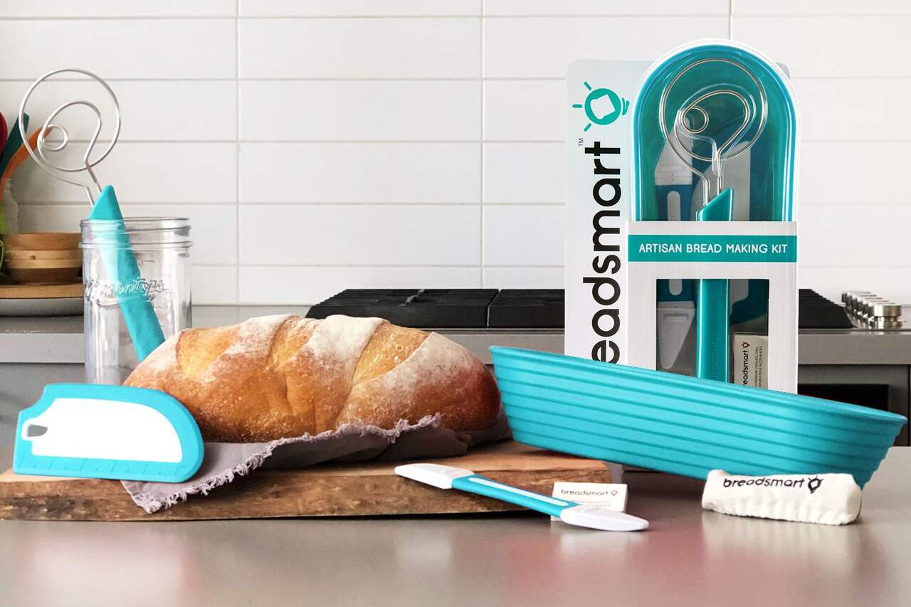 https://media-www.canadiantire.ca/product/living/kitchen/kitchen-tools-thermometers/7740013/breadsmart-5pc-bread-making-kit-teal-2c2c7e0e-c209-426b-a9f1-1e973c88c50d-jpgrendition.jpg?imdensity=1&imwidth=1244&impolicy=mZoom