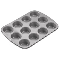 Moule à 12 mini muffins rectangulaire réutilisable en aluminium Wilton, argent, 2 po, pour cuisson Overhead_Plunge
