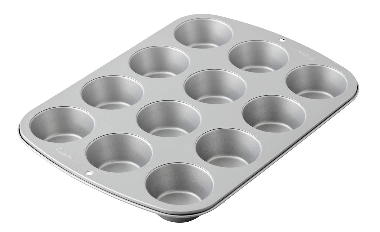 https://media-www.canadiantire.ca/product/living/kitchen/party-city-bakeware/8430058/rr-12-cup-reg-muffin-pan-c1e3887c-5ca3-4aa6-b615-8692f6c9ef82-jpgrendition.jpg?imdensity=1&imwidth=640&impolicy=mZoom