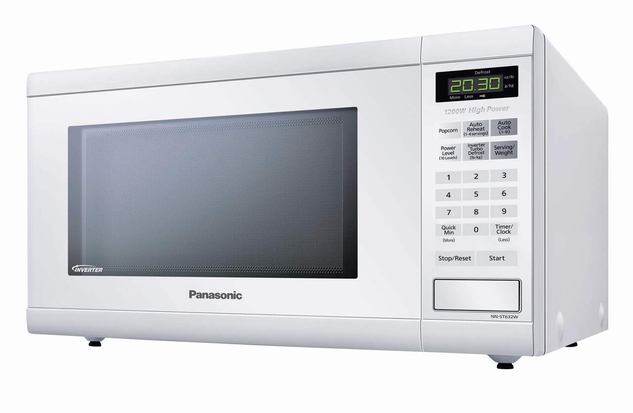 https://media-www.canadiantire.ca/product/living/kitchen/white-goods/0431752/panasonic-1-2-microwave-white-b7742c6f-264d-4e8a-956e-442d7b6f96d5-jpgrendition.jpg?imdensity=1&imwidth=640&impolicy=mZoom