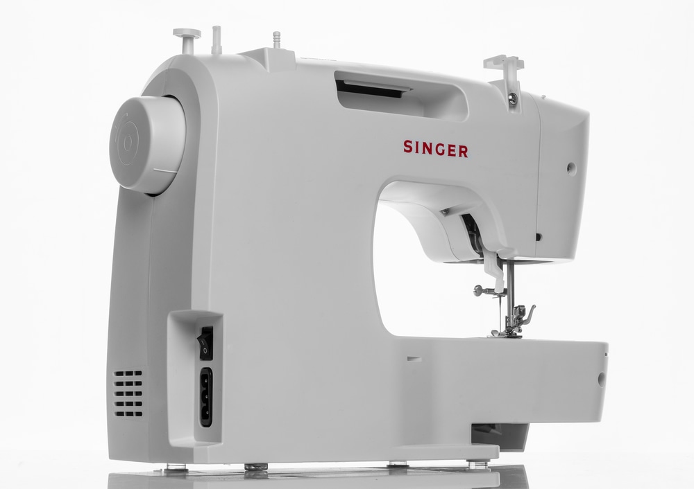 Singer M1150 Mechanical Sewing Machine | Canadian Tire