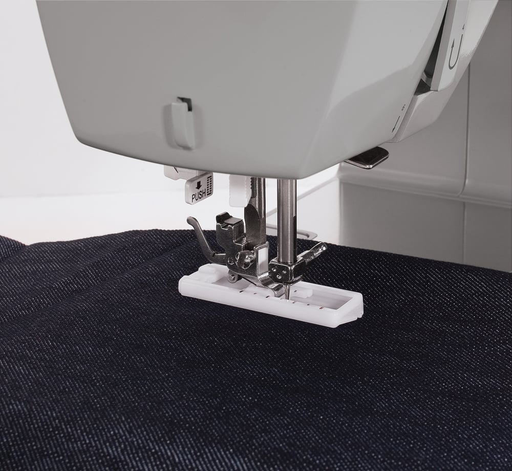 Singer 4411 Heavy Duty Sewing Machine with 11 Stitches and Auto