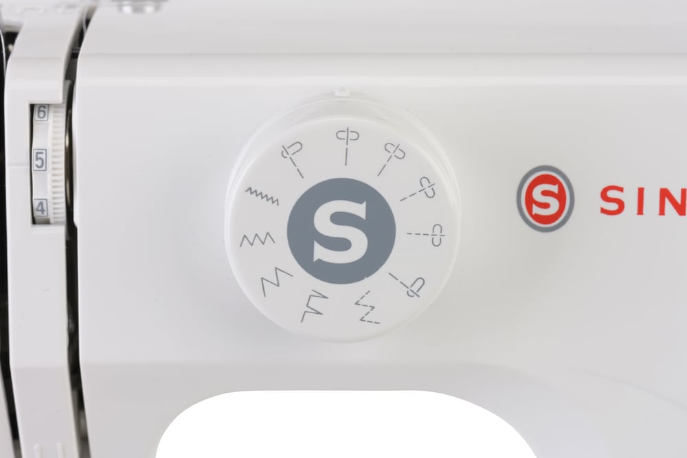 Singer M3500 Sewing Machine with 32 Stitches and Auto Buttonhole