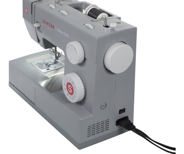 Singer 4432 Heavy Duty Sewing Machine with 32 Stitches and Auto