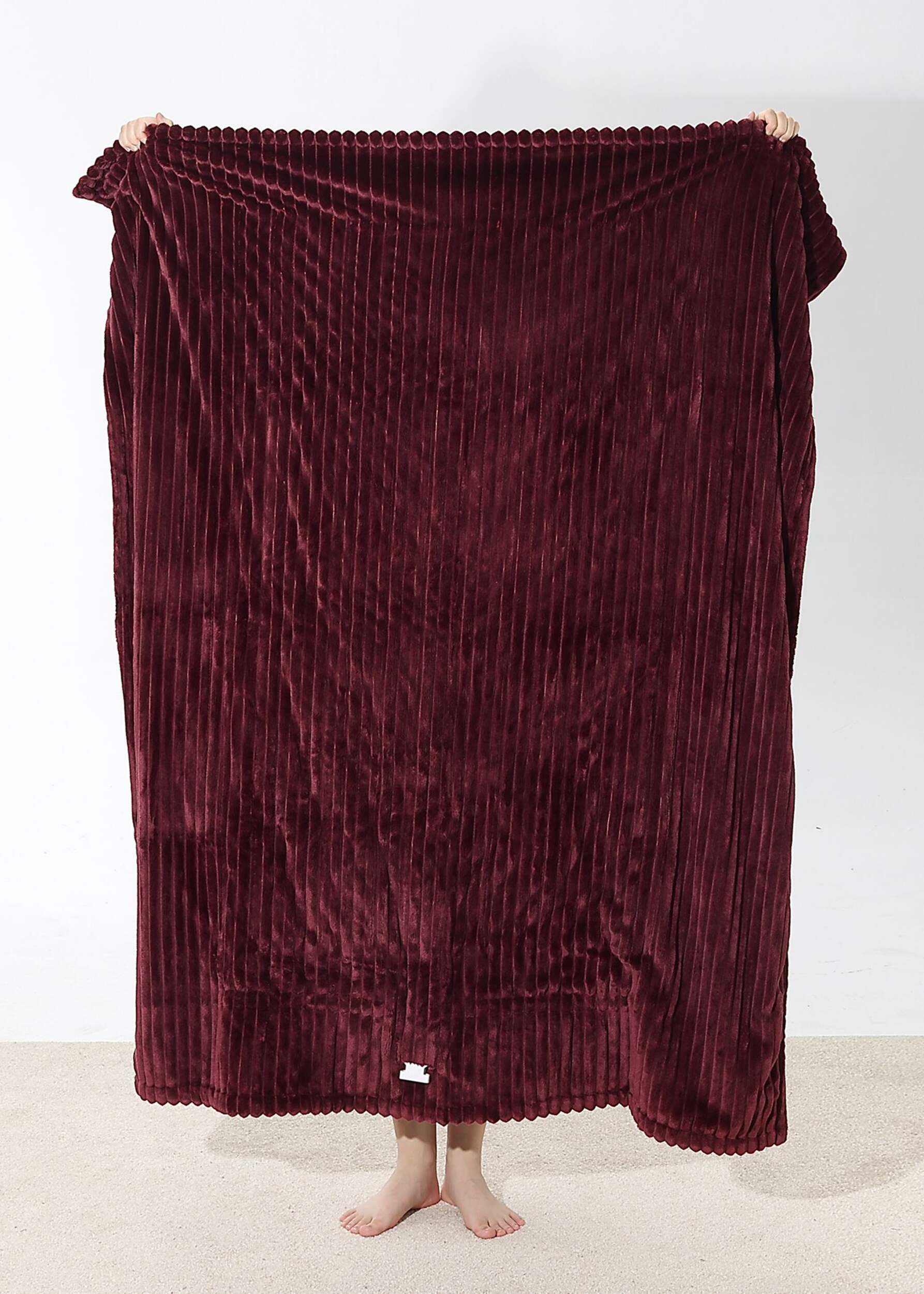 Sunbeam Textured Velvet Heated Throw, Bordeaux Canadian Tire