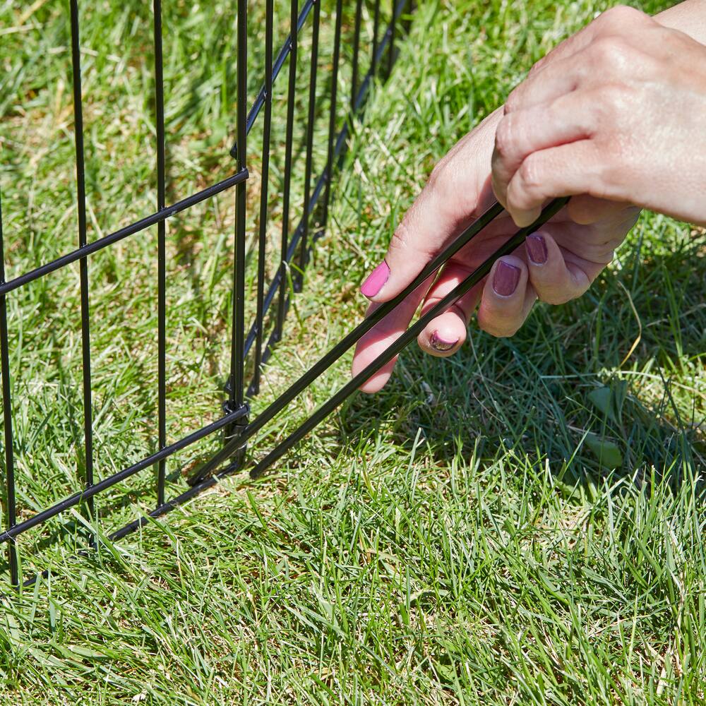 how high of a fence to keep dogs out