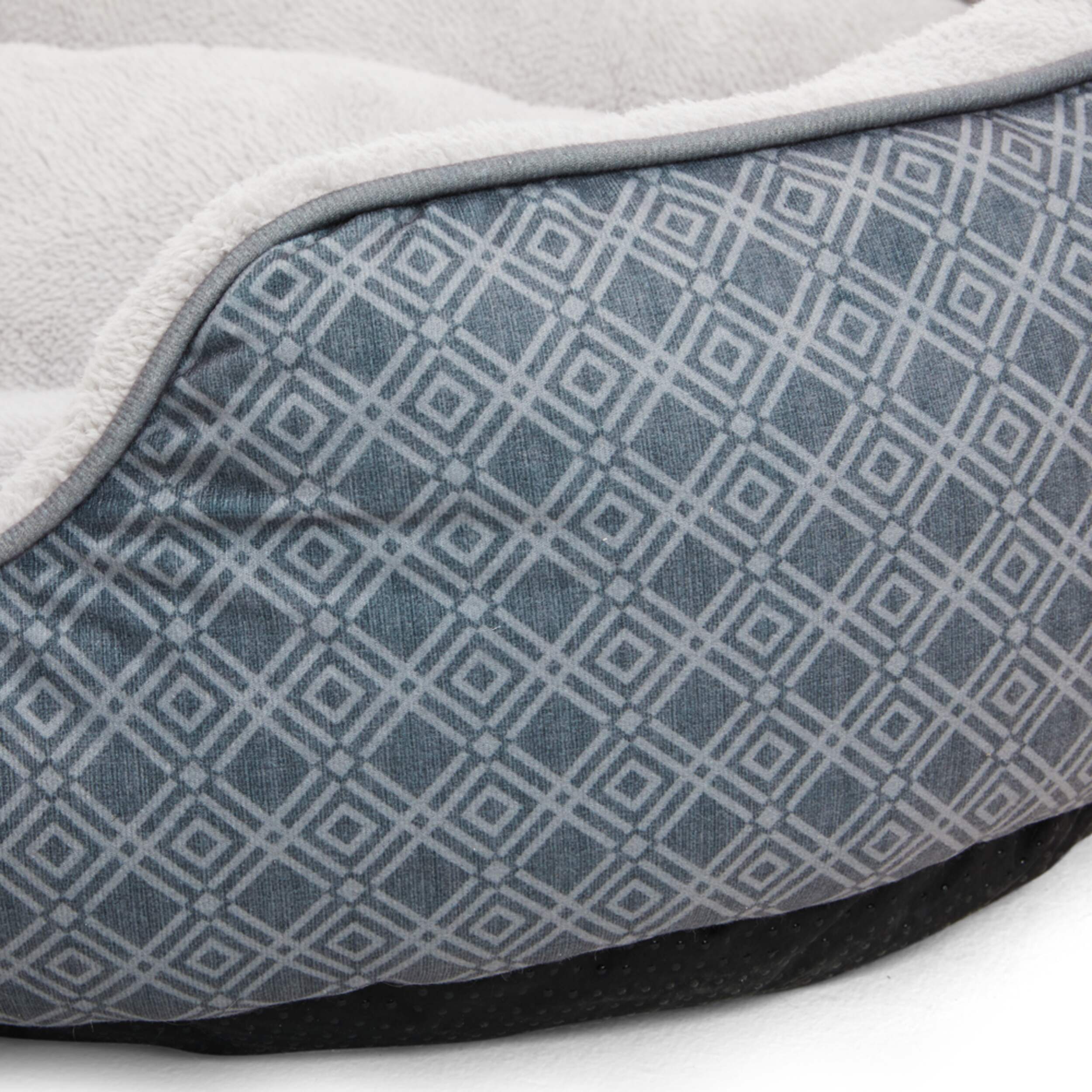 Petco AntiSlip Round Plush Dog Bed, Washable, 43in x 37in, Grey