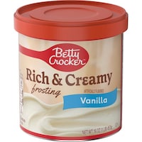 Betty Crocker Rich & Creamy Frosting, Vanilla, 453-g Front_Elevated