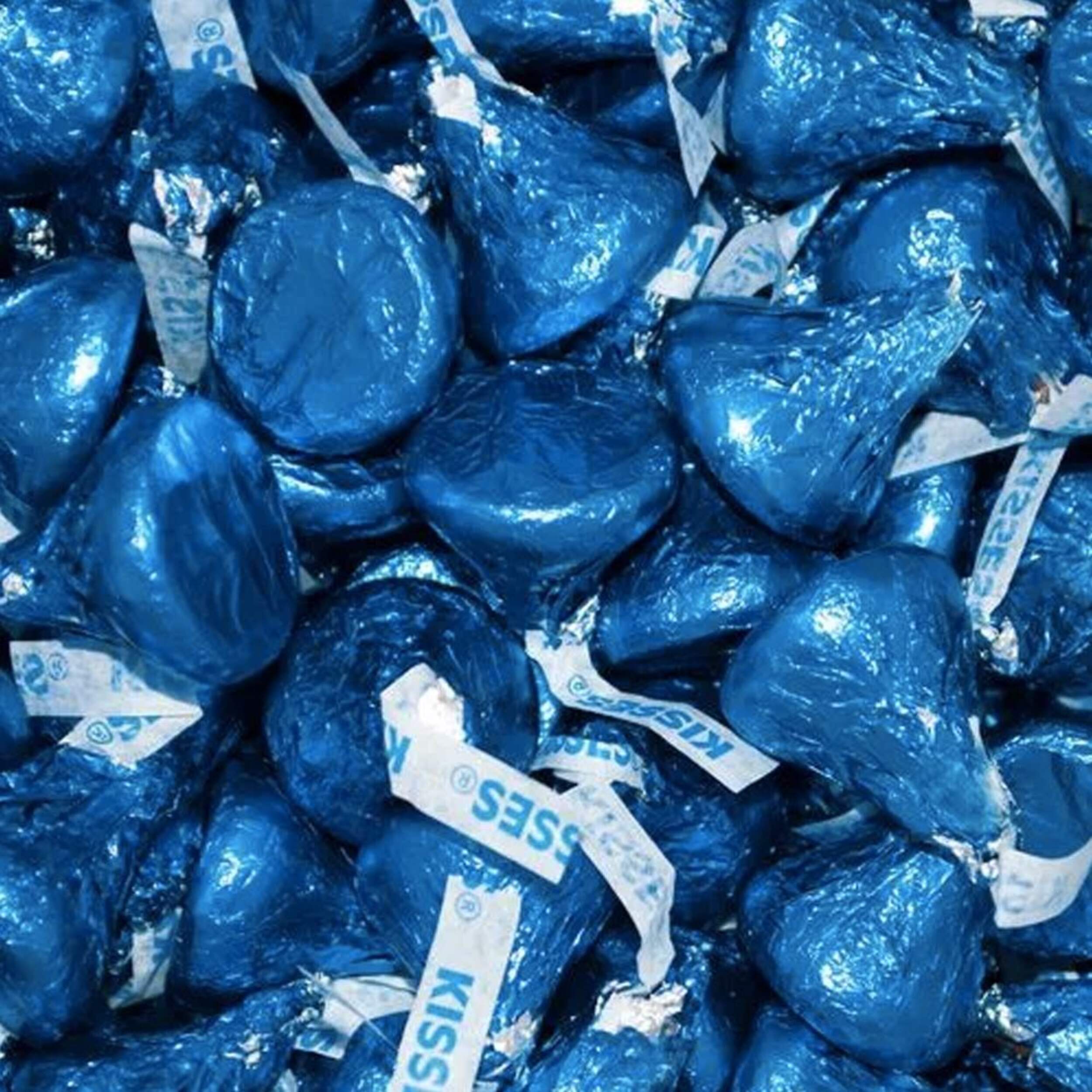 Hershey's Kisses Milk Chocolate Candy, Dark Blue Foil, 226-g CloseUp