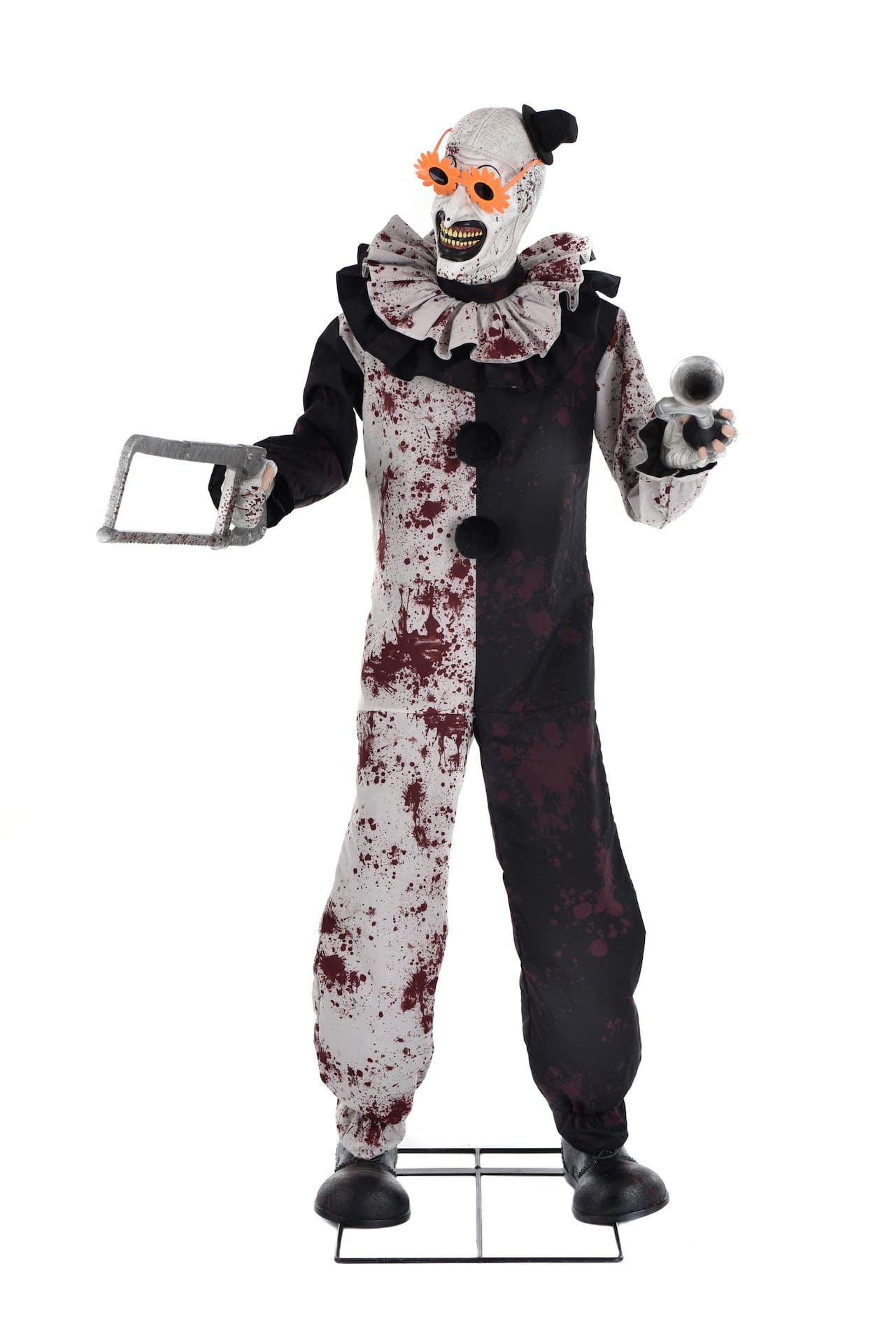 Art The Clown with Saw Halloween Decoration, 5.5-ft | Canadian Tire