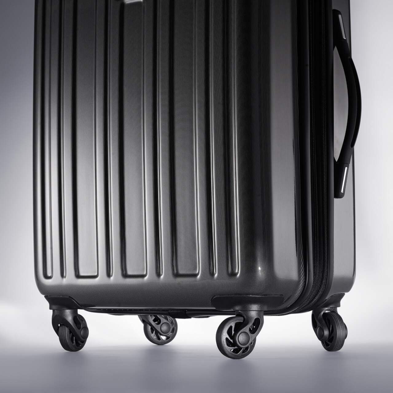 American Tourister Mystic DLX Hardside Spinner Luggage 28 in