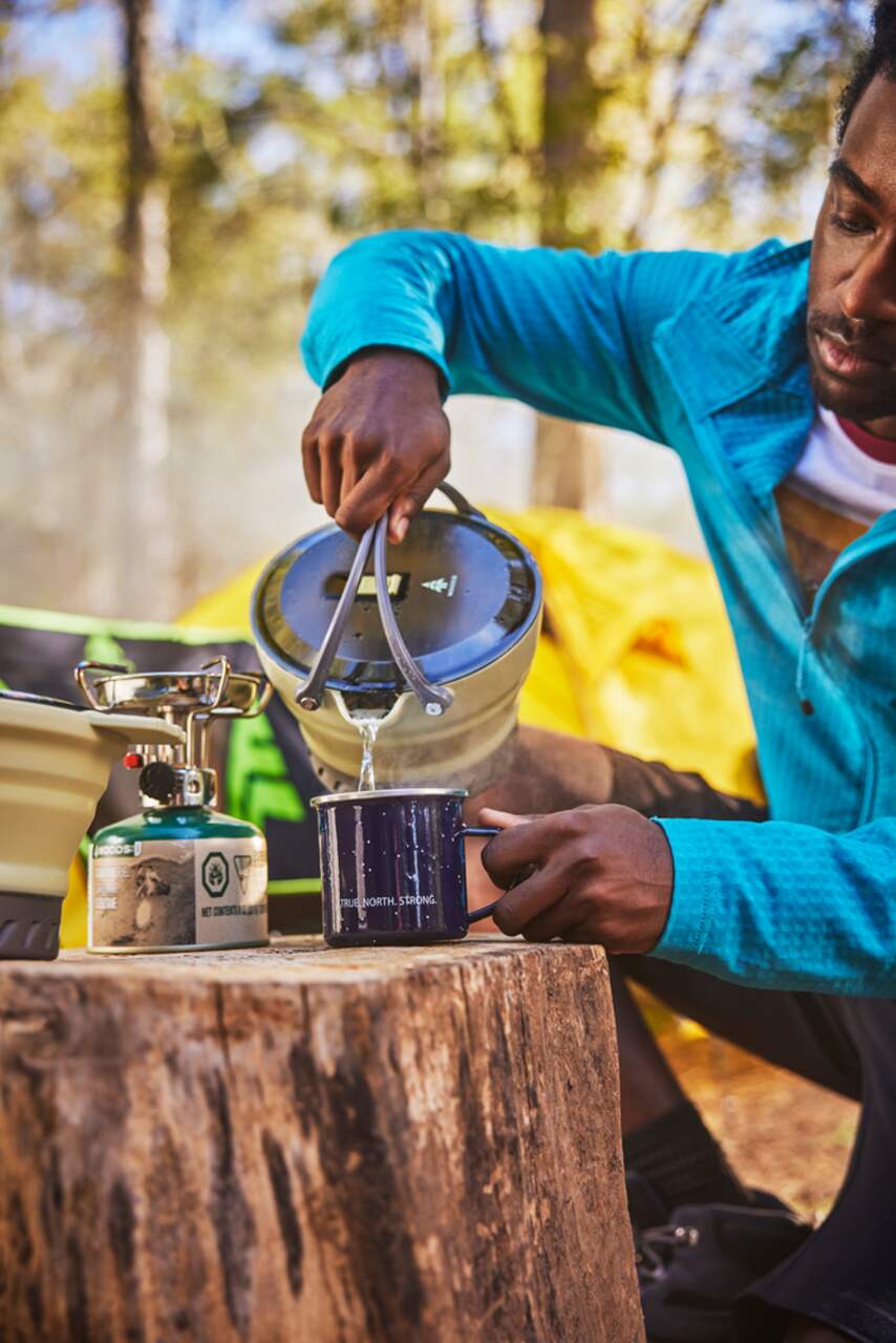 Bouilloire de Camping Portable Pliable, 1,5L/ 52OZ Pot à café en Silicone  Pliable pour le Camping Extérieur, la Randonnée, les Voyages, avec 1 bol  Pliable et 2 Tasses Pliables : : Sports