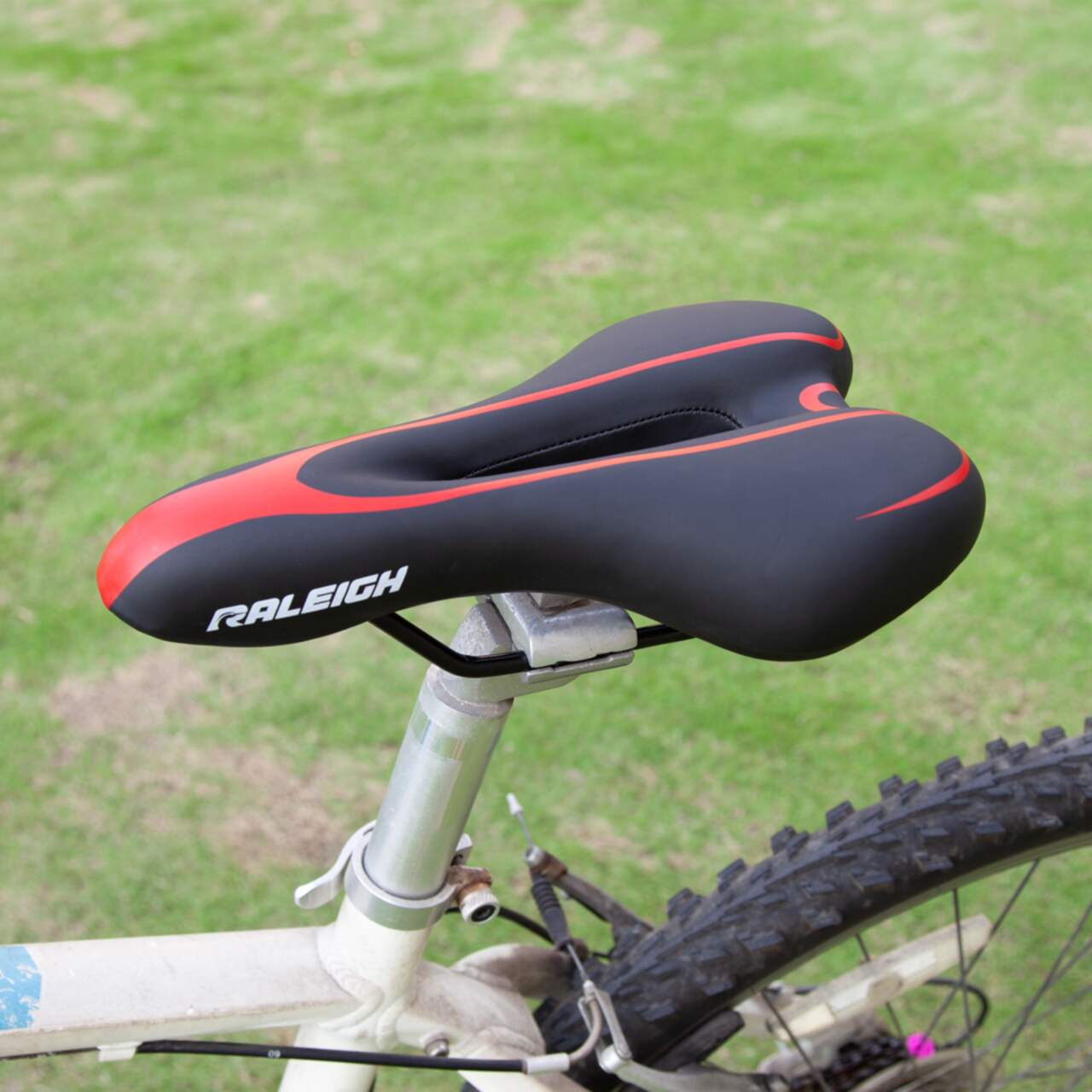 Wide bike seat canadian tire deals