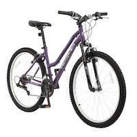 Vélo de montagne semi-rigide Stratus Phaser, roues de 26 po, violet Front_Angled_Right