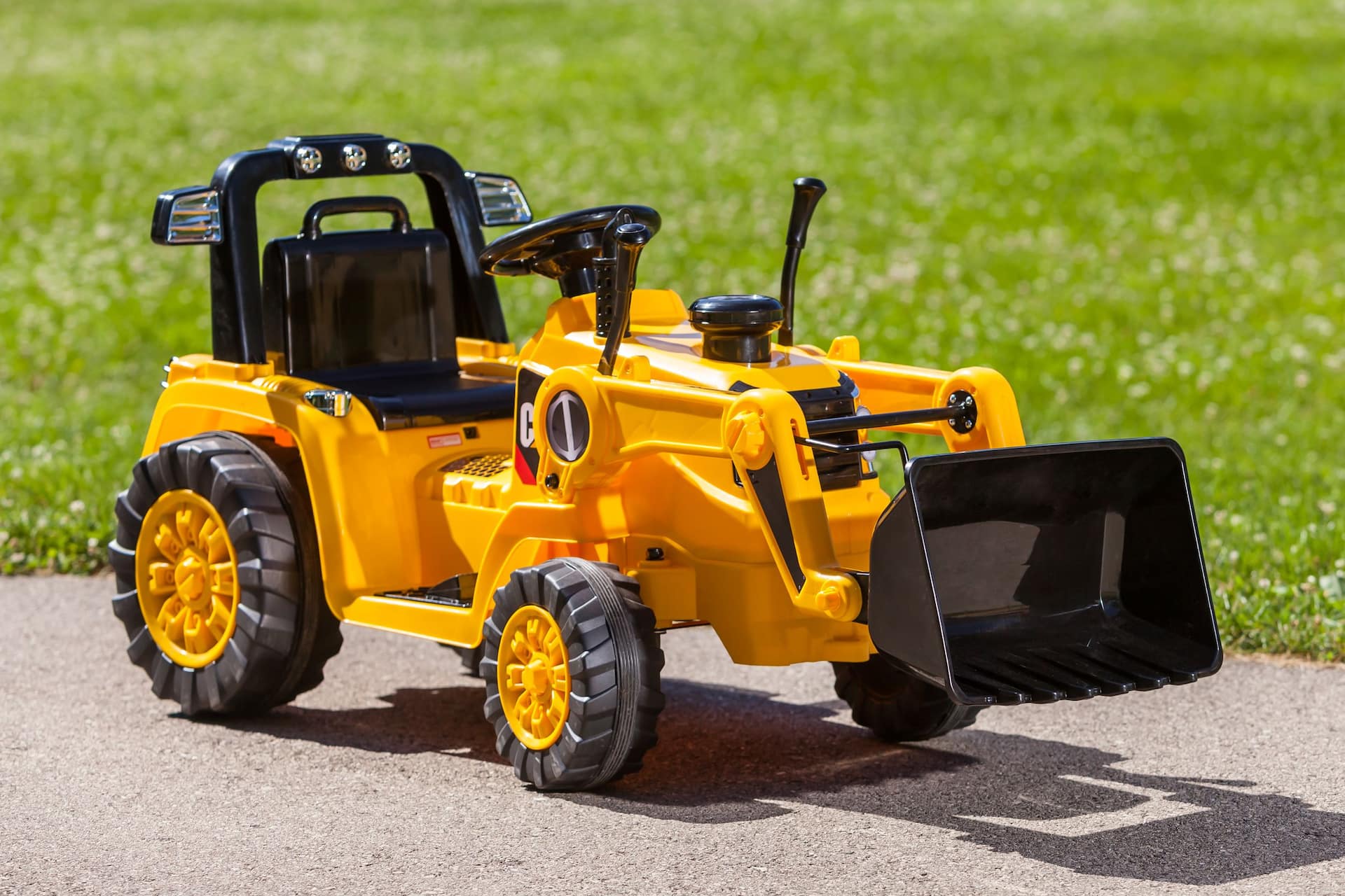 CAT 12V Electric Tractor Ride On Ages 3 Canadian Tire