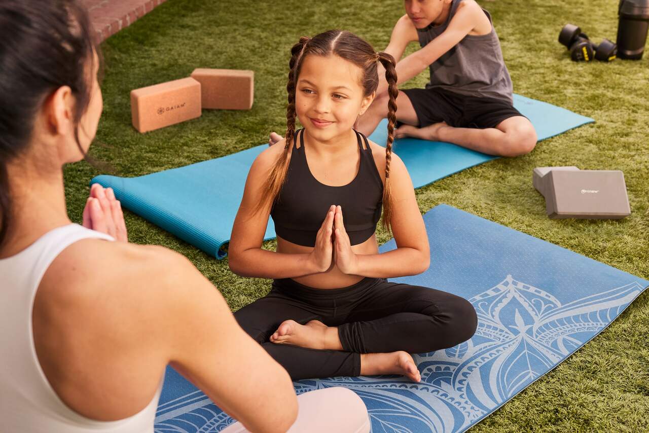 Ladina Yoga Courbe D'Energy Yoga Mat – Radical Giving