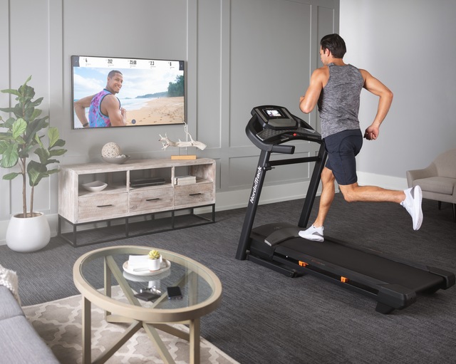 NordicTrack C1000 Folding Treadmill with Touchscreen Canadian Tire