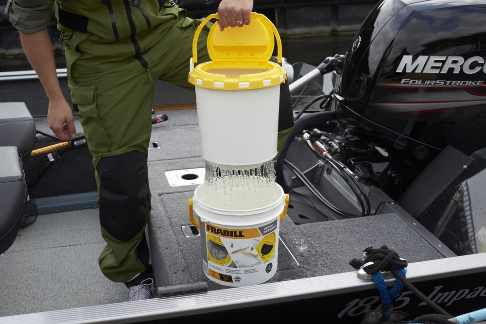 Frabill Drainer Bait Bucket, 2 gal Canadian Tire