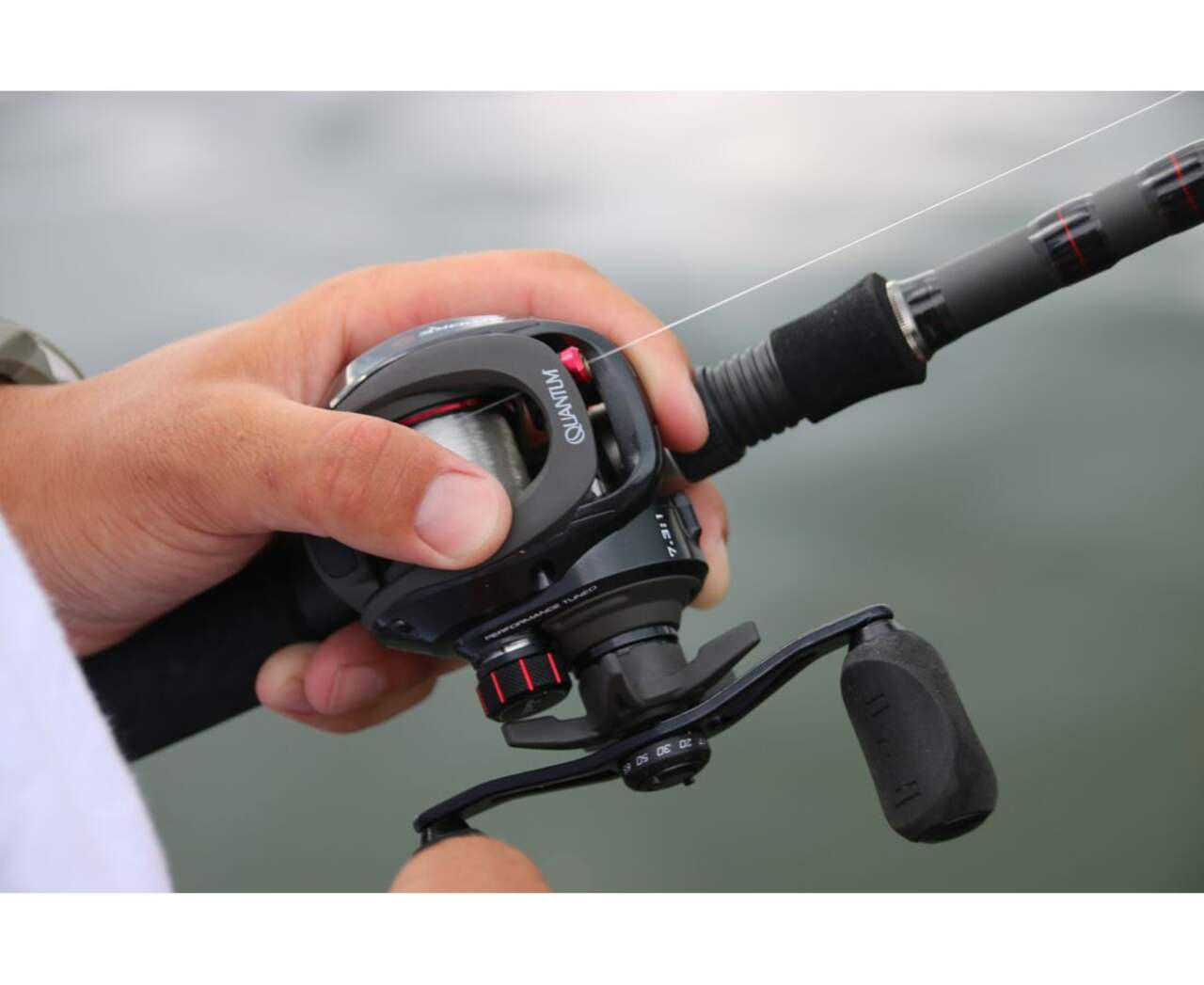 Quantum Smoke X Baitcast Fishing Reel, Size 100 Reel, Left-Hand Retrieve,  Oversized Non-Slip Handle Knobs and Continuous Anti-Reverse Clutch,One  Piece