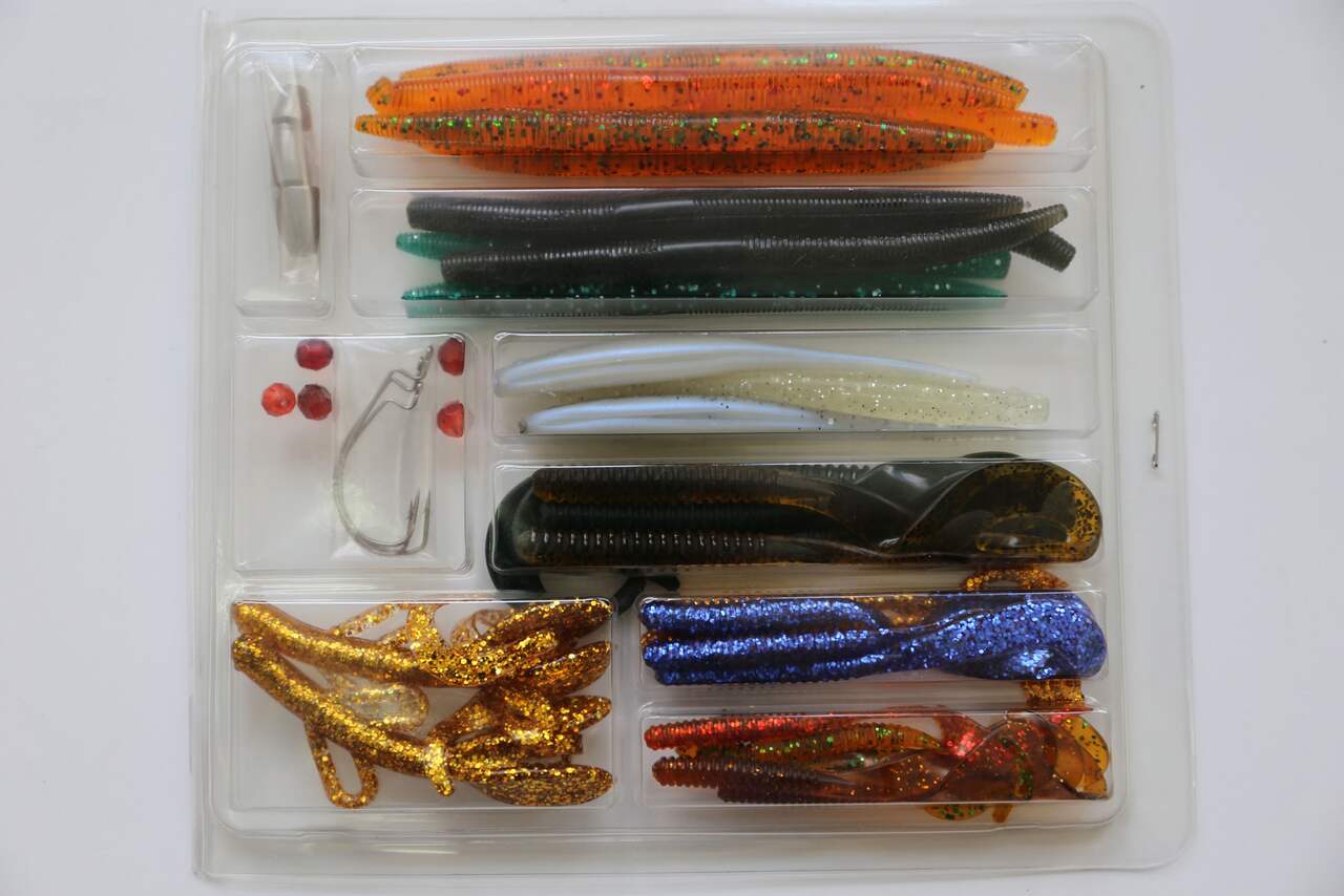 Red Wolf Lunker Worm Lure Kit, 42-pc